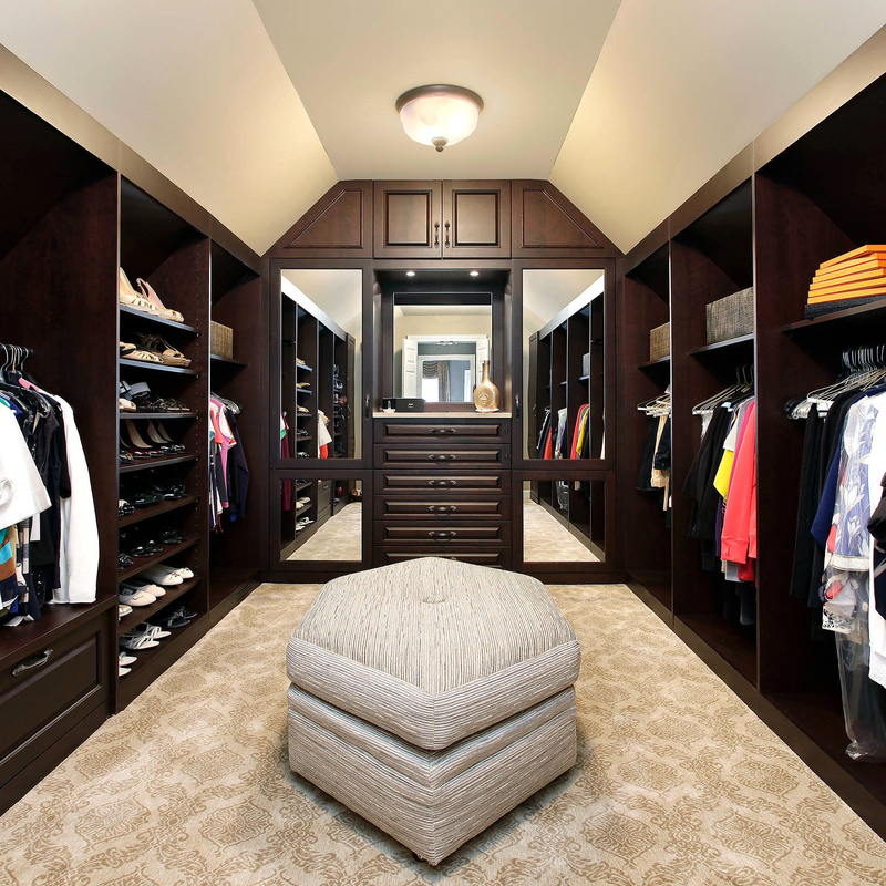 کمد چوبی جامد Walk In Closet کابینت های ذخیره سازی لباس های مدرن کلاسیک U شکل قهوه ای
