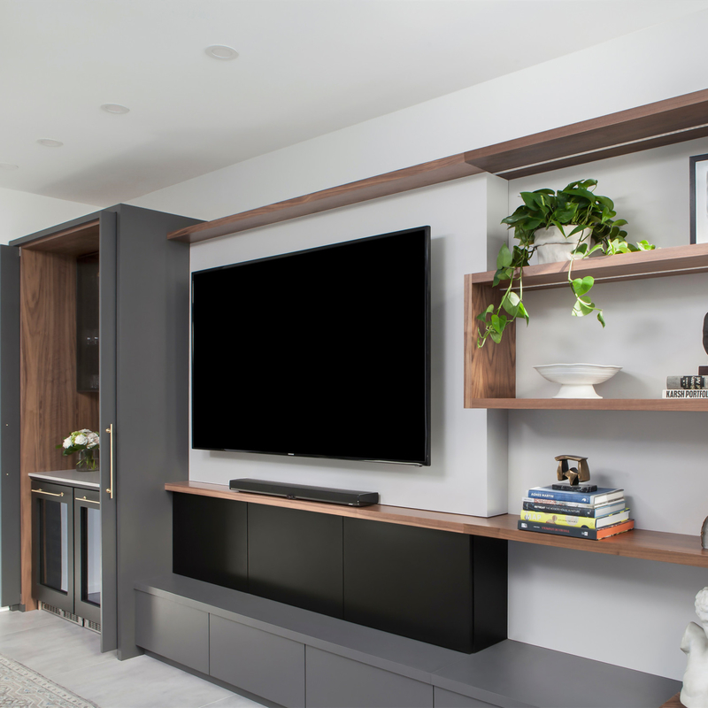 کابینت تلویزیون لاک خاکستری تیره مینیمالیستی MFC با کشوی ذخیره سازی